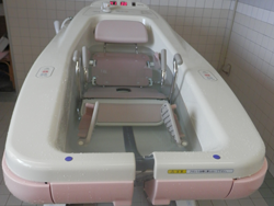 カトレア(車いすの方でも肩まで入れます) カトレア(車いすの方でも肩まで入れます)